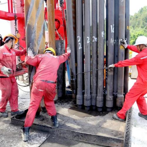 石油钻井中，添加哪些化学品可以使滤饼更优质？